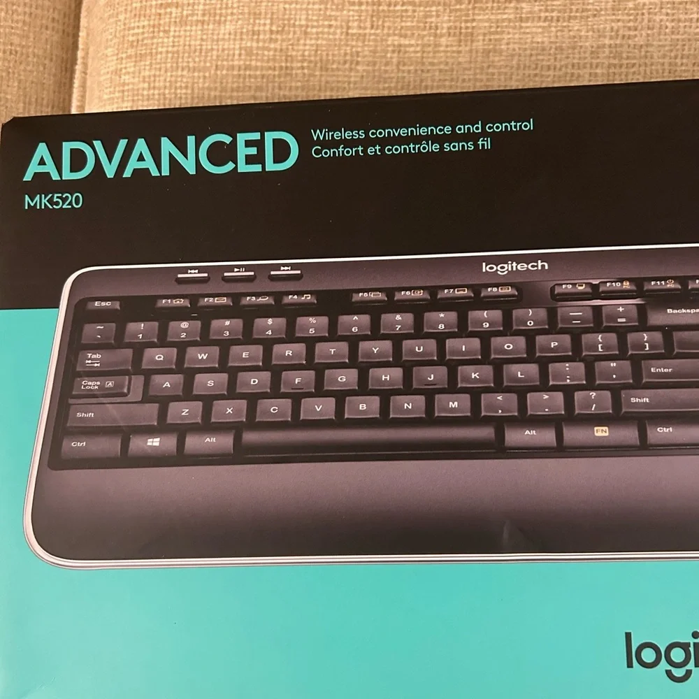 NWT Logitech Advanced Wireless Keyboard MK520 -Black and Gray